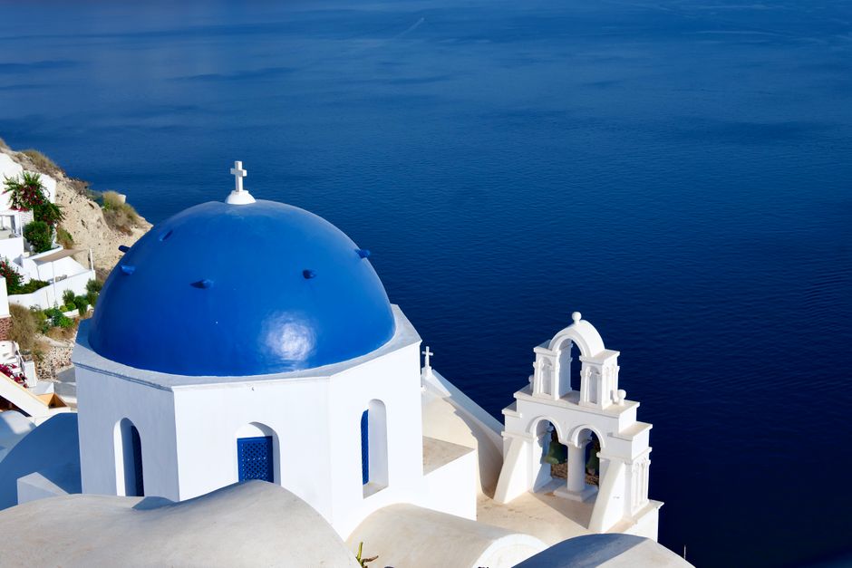 Cyclades Island Hopping — 4 days of endless blue
